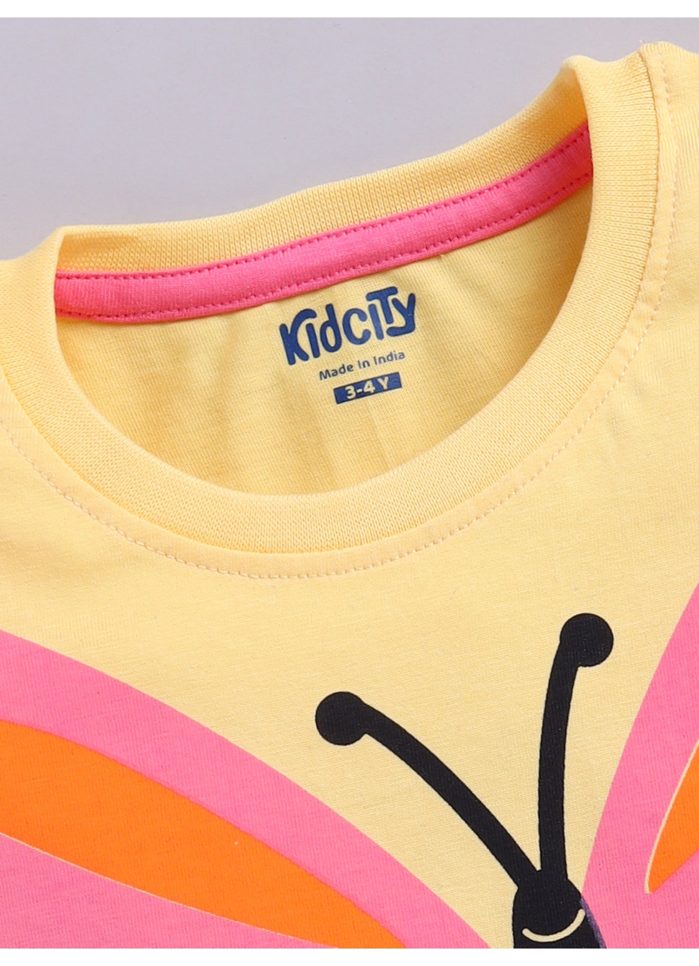 Happiness Comes In Waves Graphic T-SHIRT