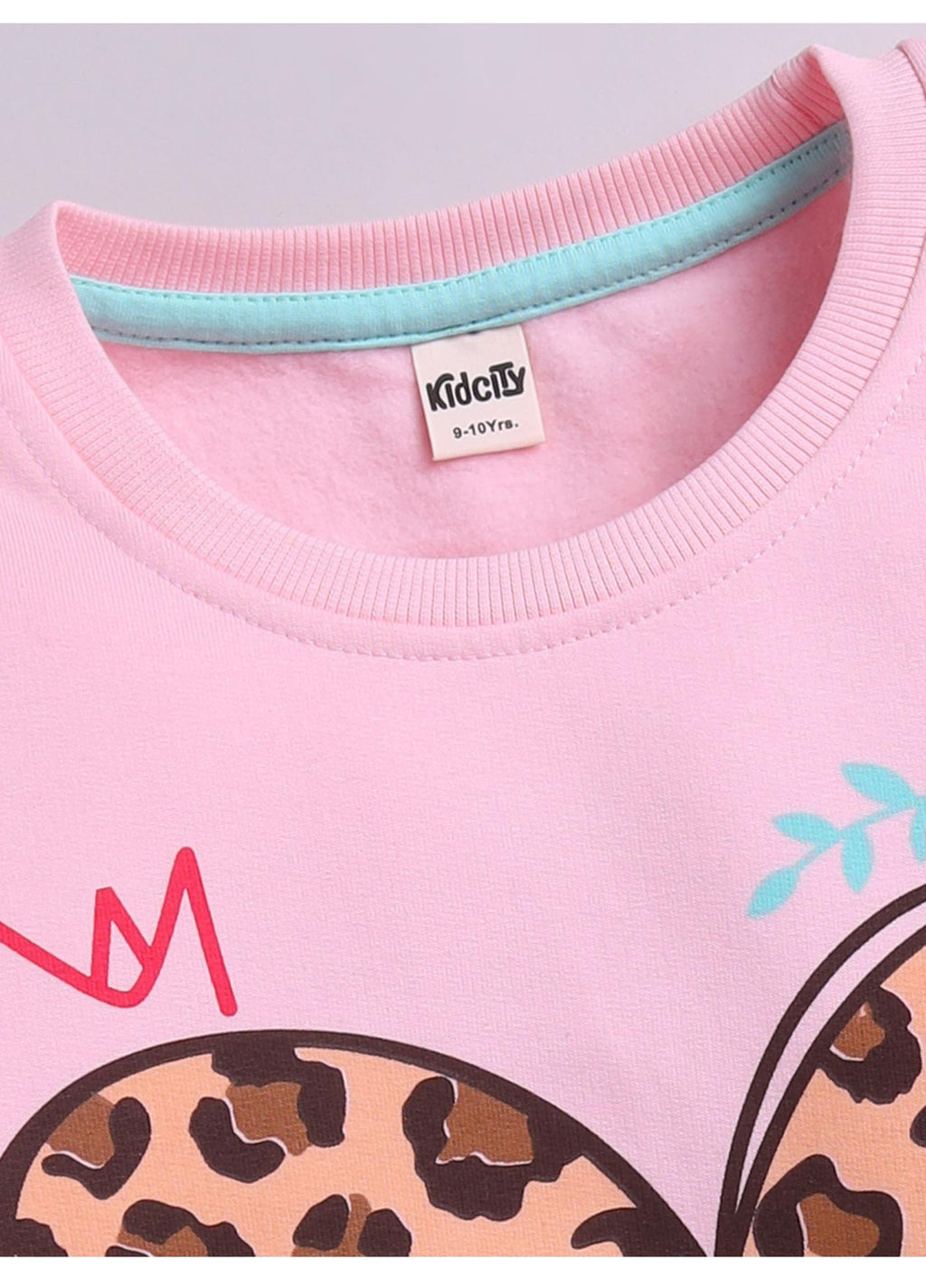 Leopard Print Hearts Graphic Sweatshirt
