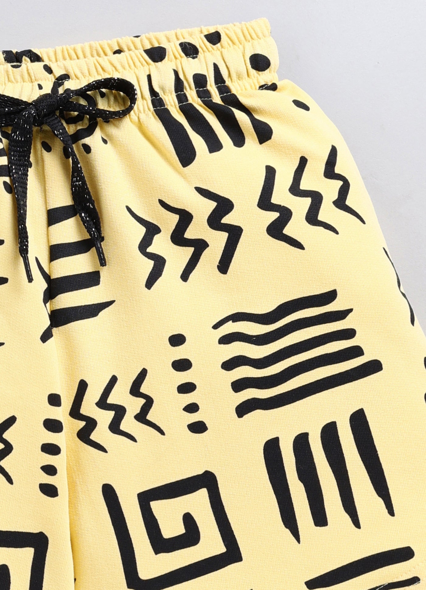 Tribal Pulse Abstract Geometric Short