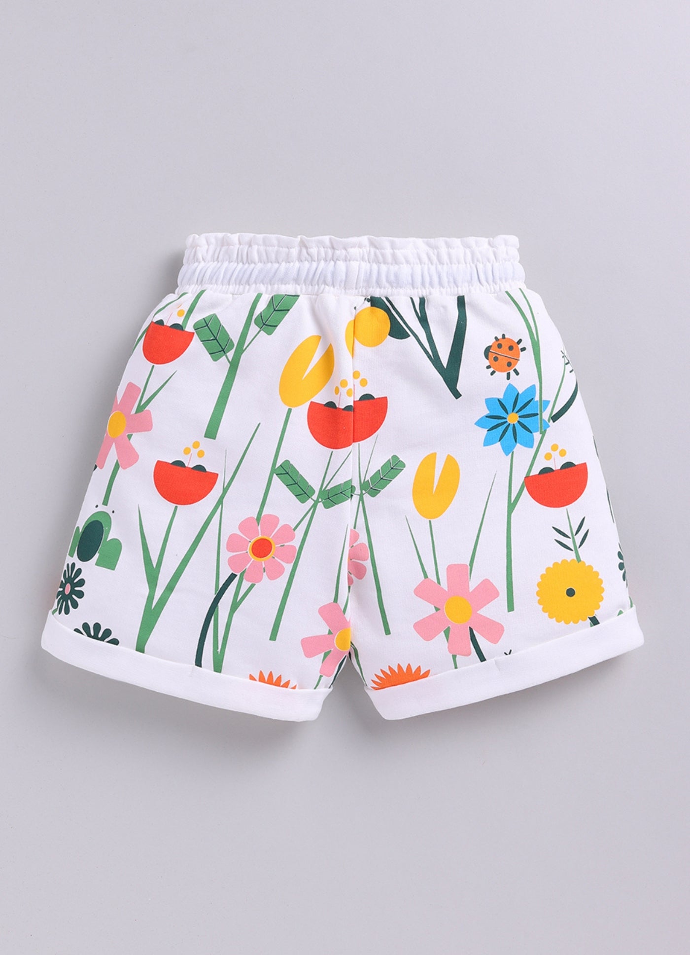 Cute flower and leaf all over printed short